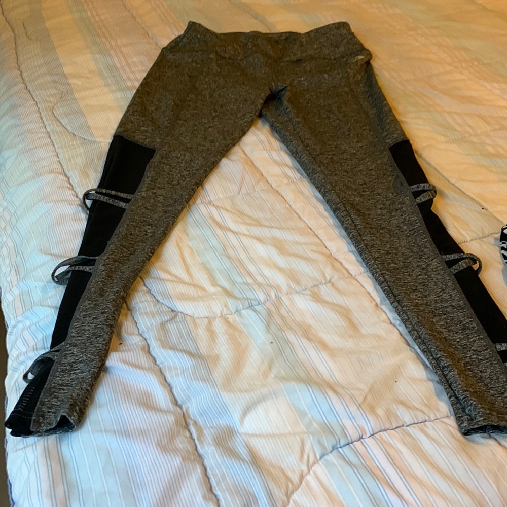 Stretch pull up gray leggings with adornments on side